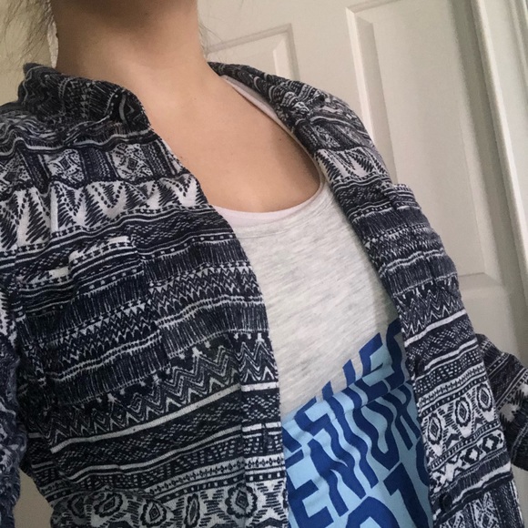 Patterned button up - Picture 3 of 5